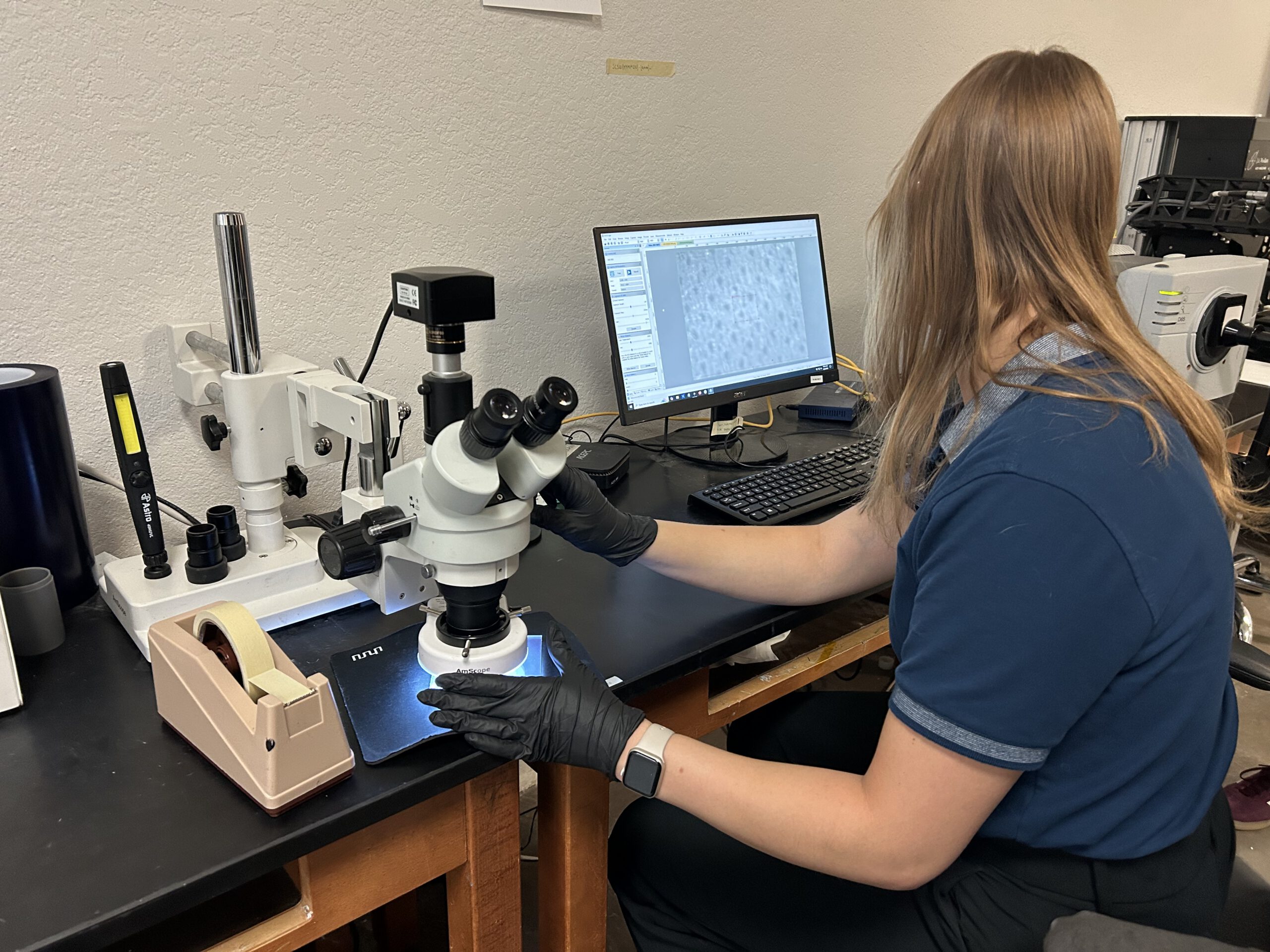 Swift Coat's Delaney Uses Our Microscope